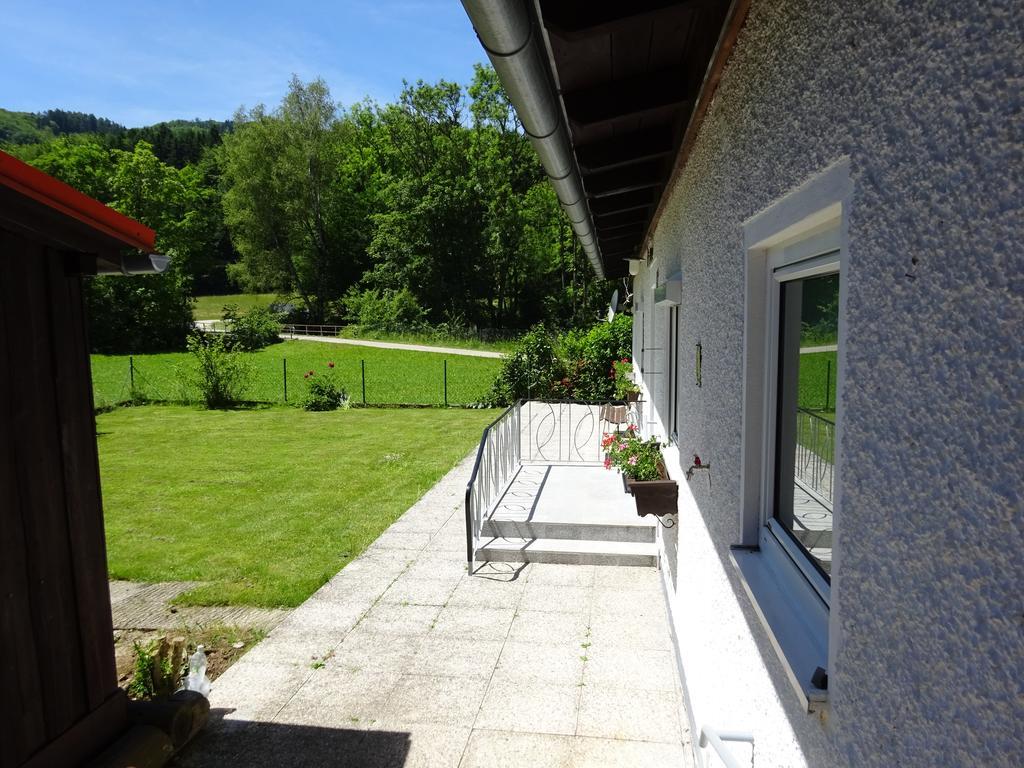 Haus im Grünen - Gmundennähe Pinsdorf Exterior foto